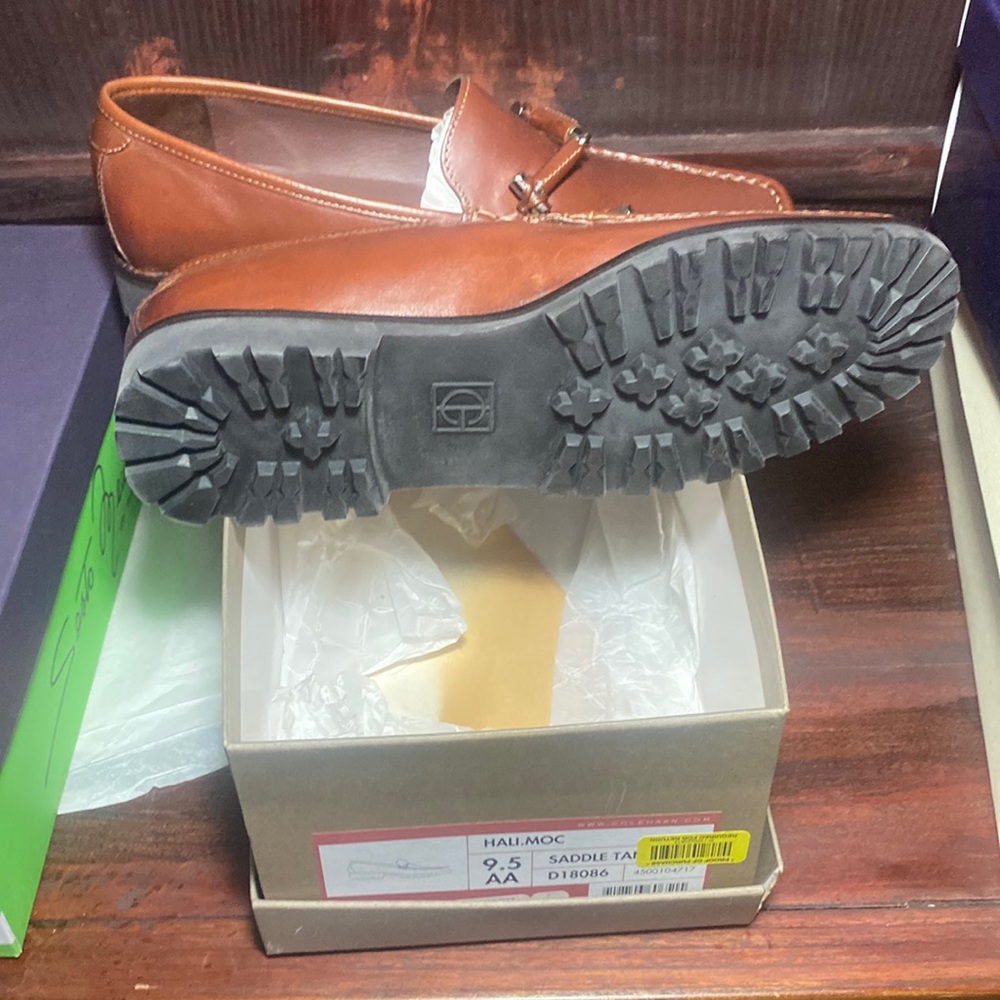 Womens loafer style shoe